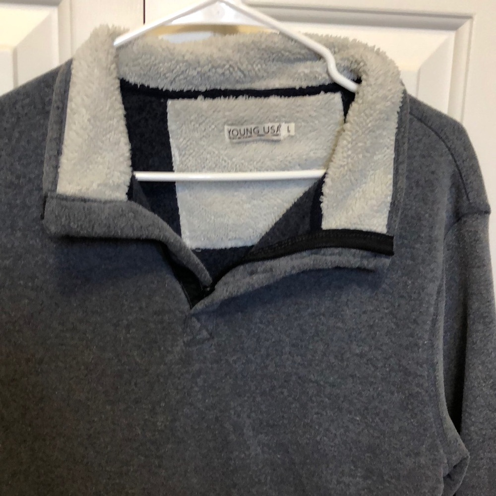Fleece lines men’s pullover